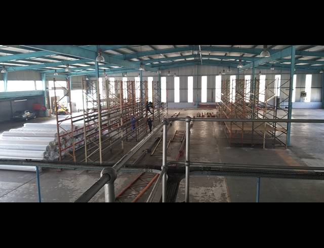 3,590M² WAREHOUSE TO LET IN NEW GERMANY
